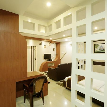 Hotel Dream City Guwahati Exteriör bild