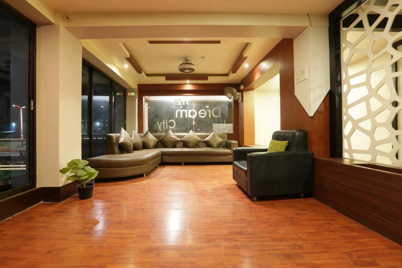 Hotel Dream City Guwahati Exteriör bild