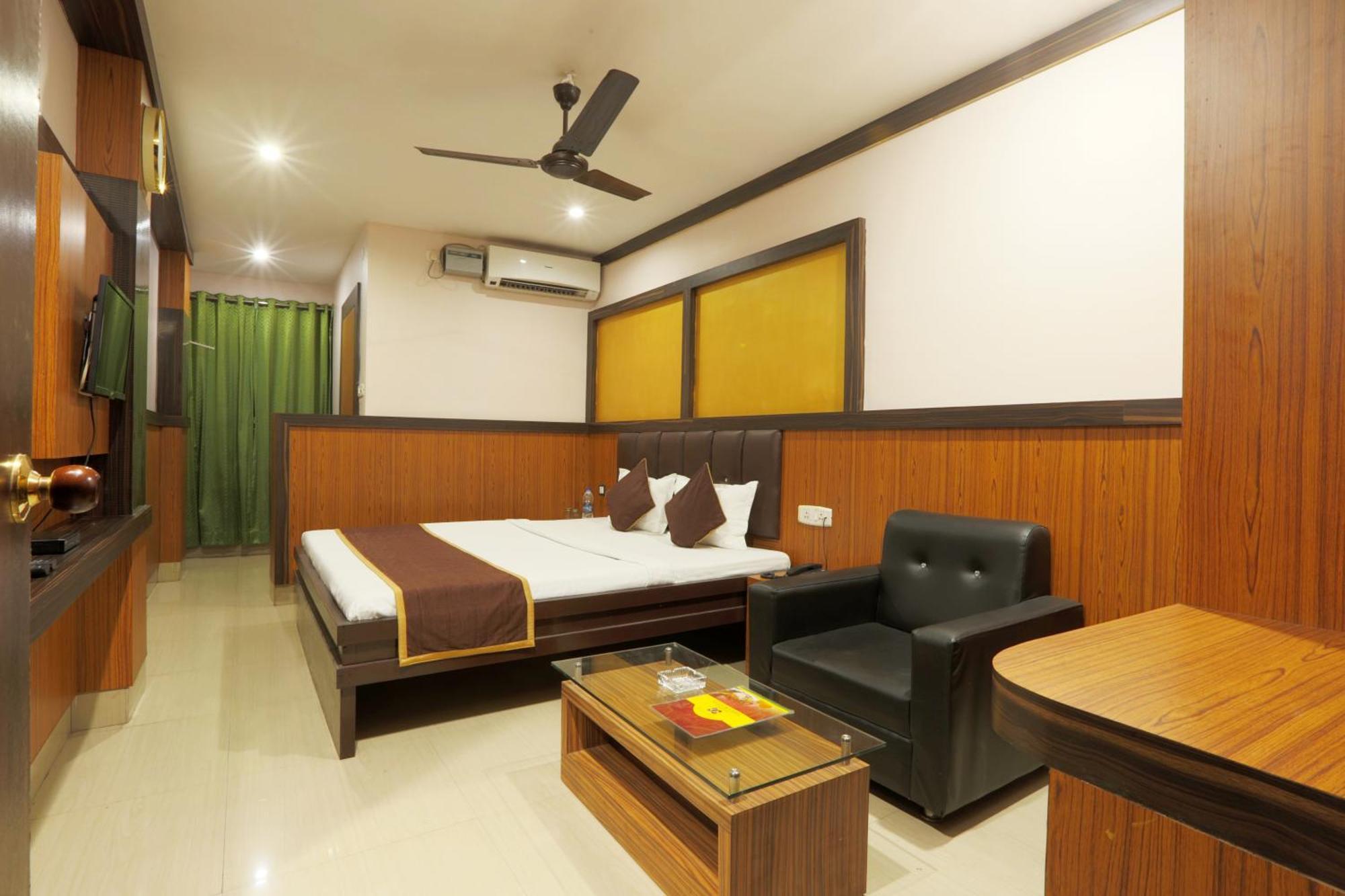 Hotel Dream City Guwahati Exteriör bild
