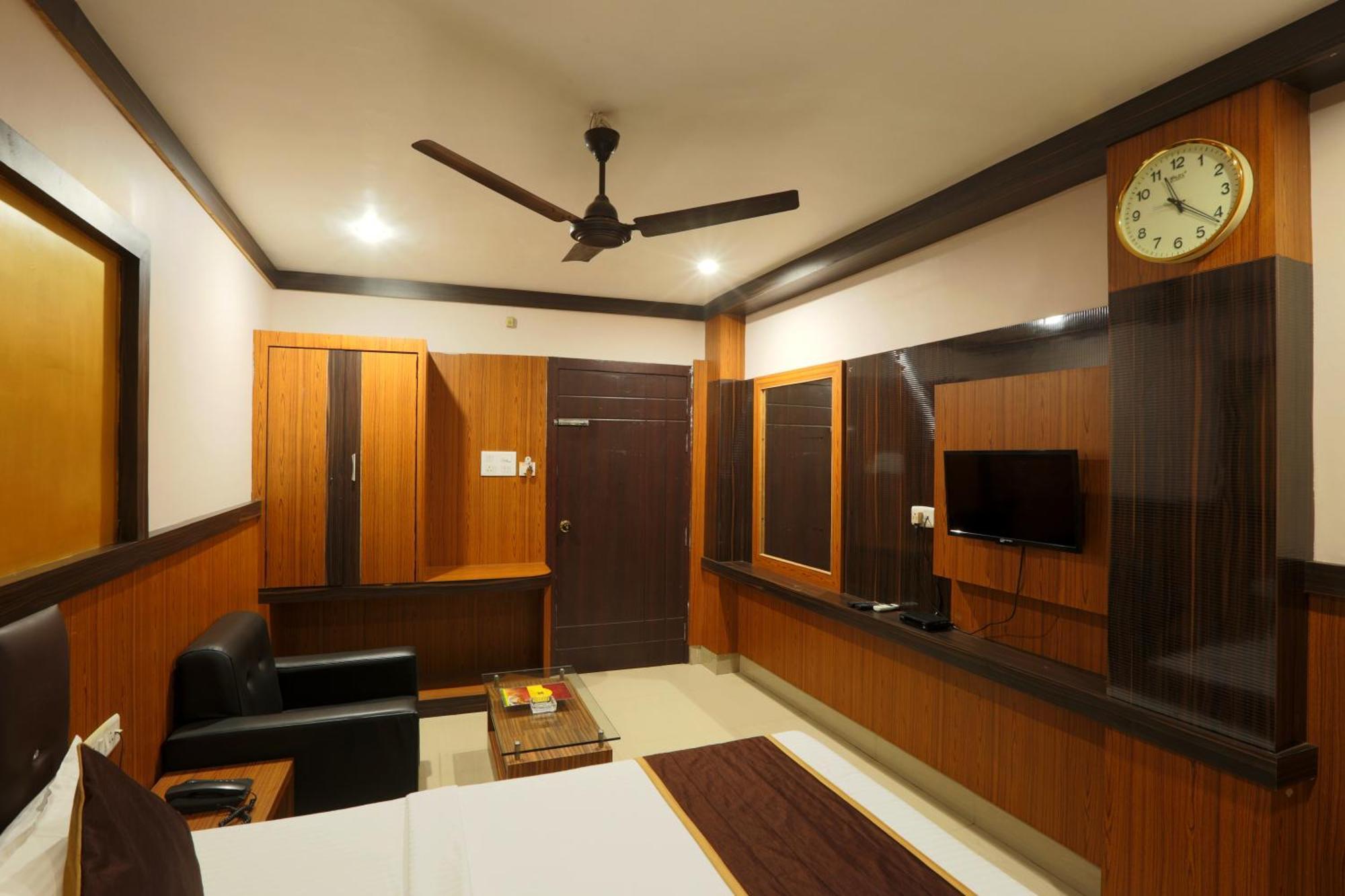 Hotel Dream City Guwahati Exteriör bild