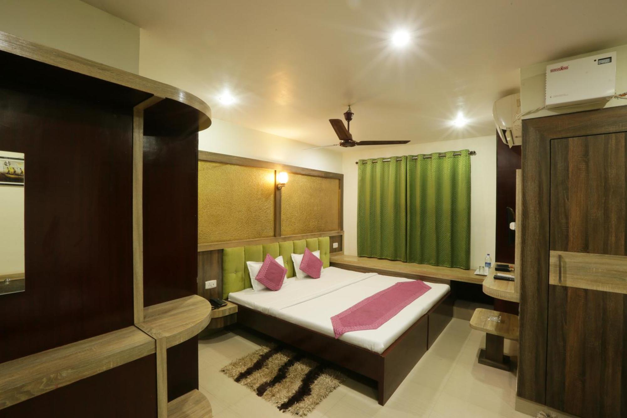 Hotel Dream City Guwahati Exteriör bild
