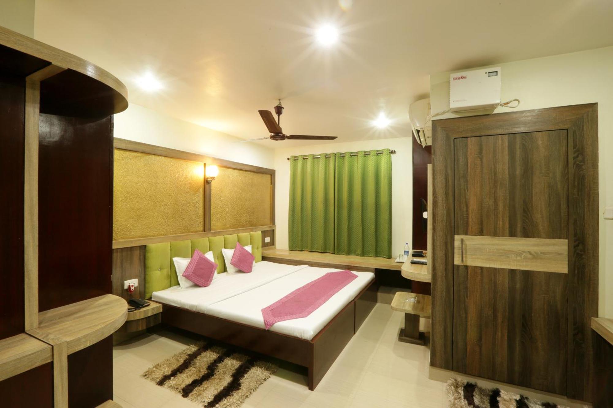 Hotel Dream City Guwahati Exteriör bild