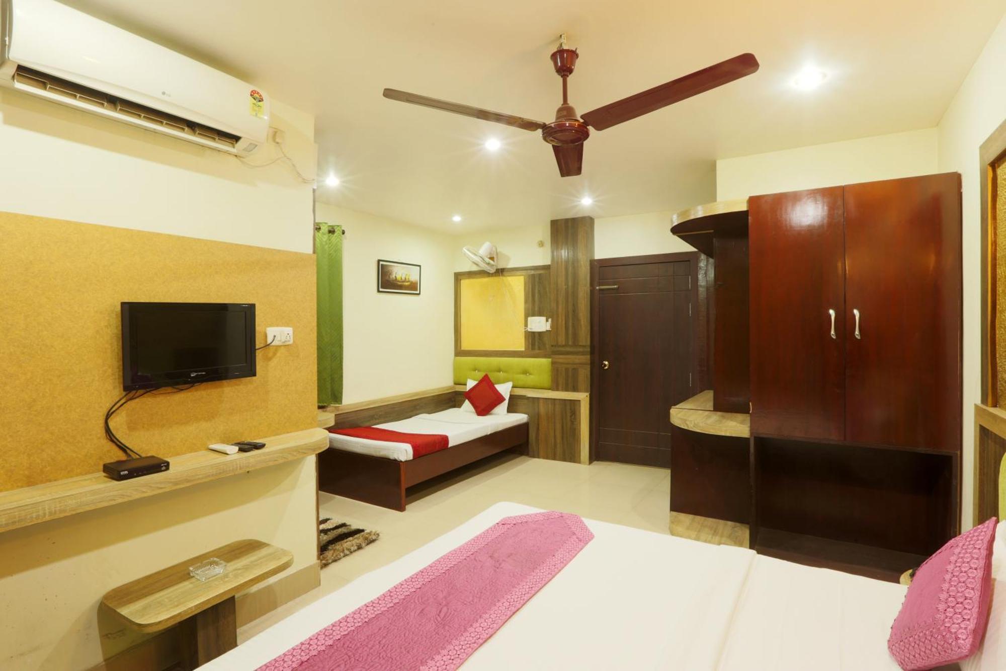 Hotel Dream City Guwahati Exteriör bild
